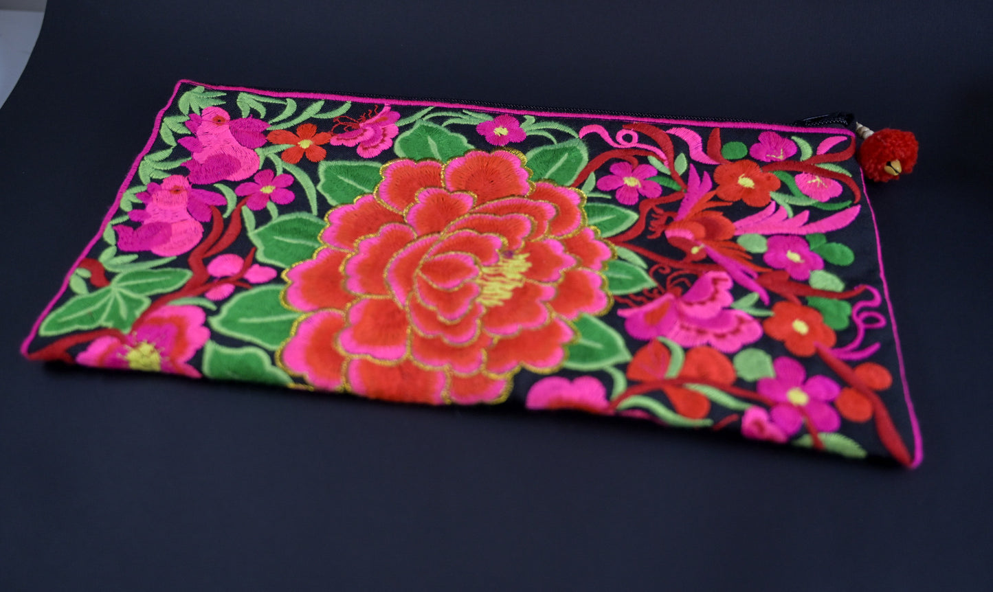 Pochette brodée "Fleurs de Siam" - Artisanat Thaïlandais