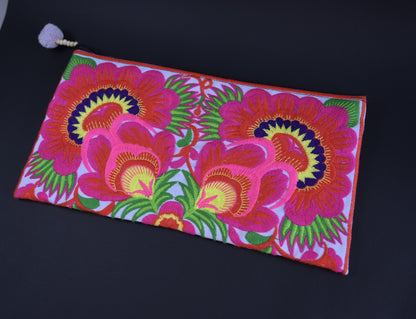 Pochette brodée "Fleurs de Siam" - Artisanat Thaïlandais