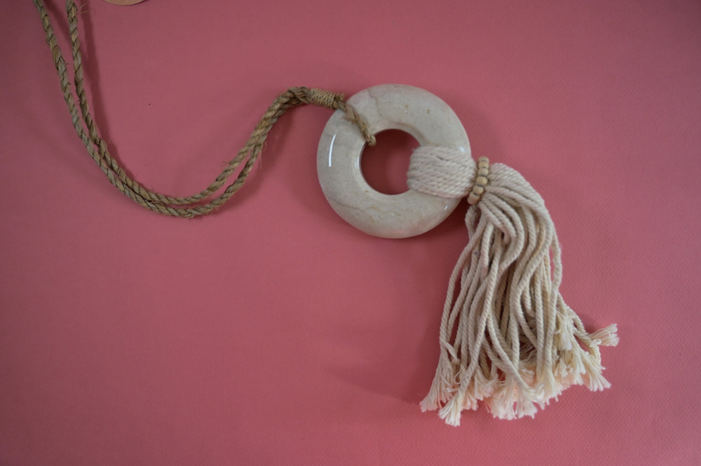 Embrasse Pierre et macramé "Pierre de lune" - Artisanat Balinais